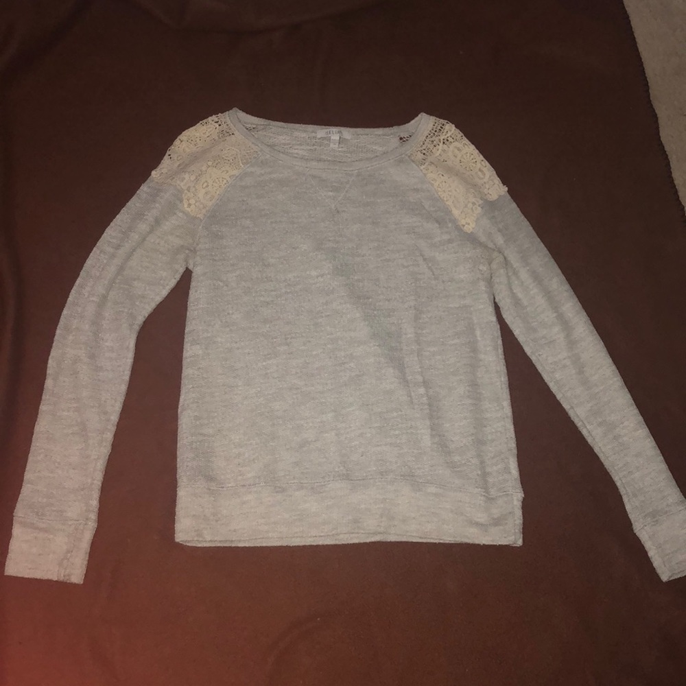 Delia’s long sleeve tee with lace